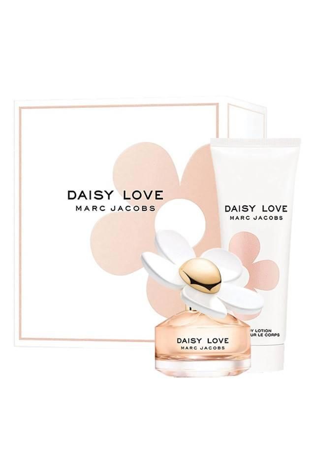 daisy love travel